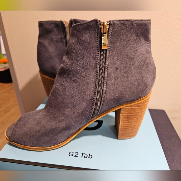 Heeled booties - Picture 3 of 16